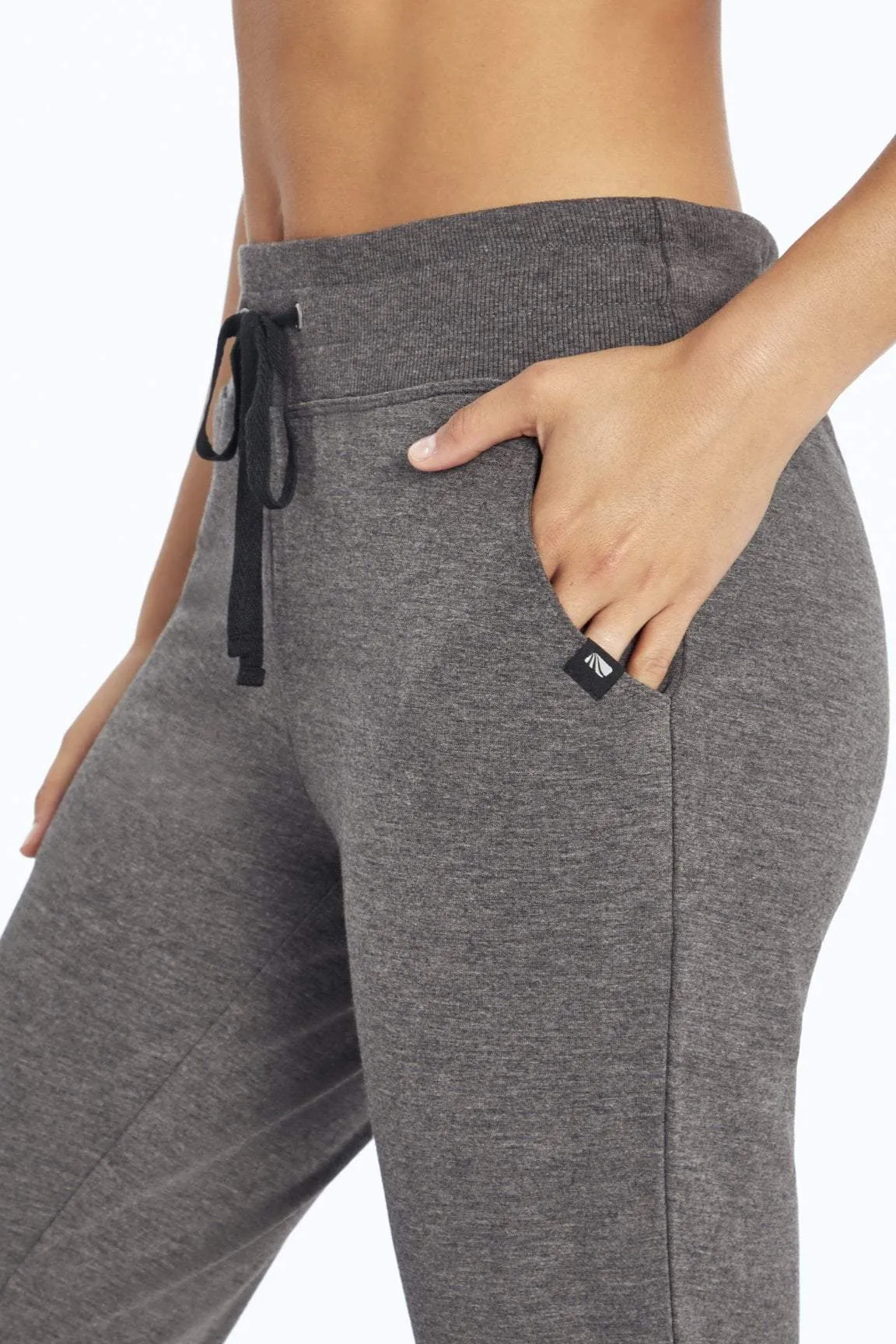 Alora Jogger (H. Black)