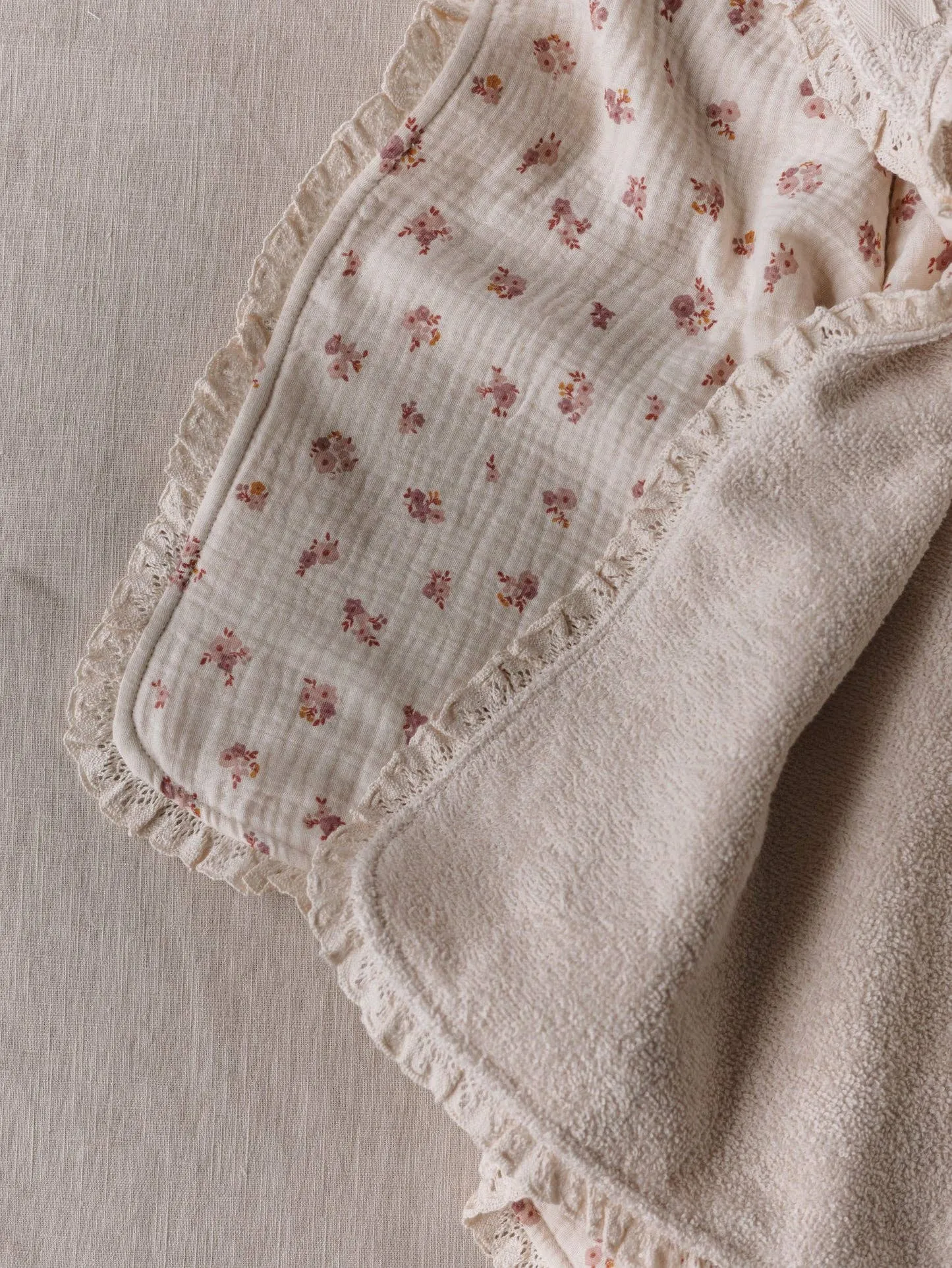 Baby Hooded towel / ecru floral   lace
