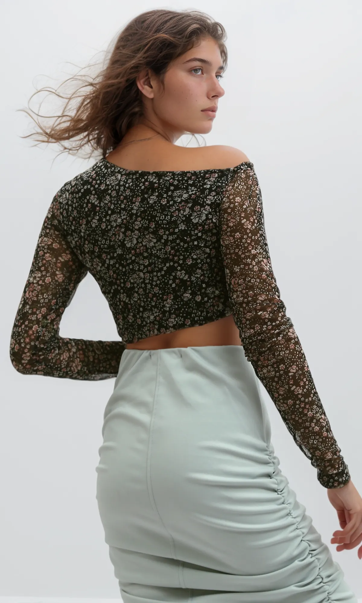 O191866 Black & Fushia Cropped Chiffon Feminine Tee